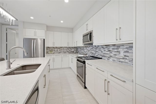 1111 CENTRAL AVE 205, Naples, FL 34102