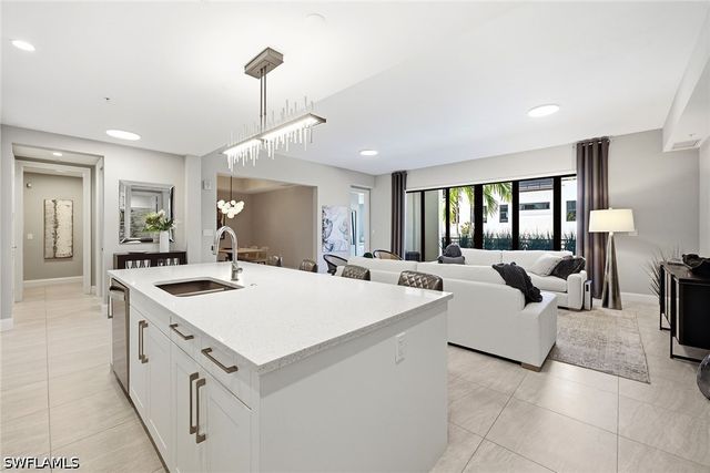 1111 CENTRAL AVE 205, Naples, FL 34102