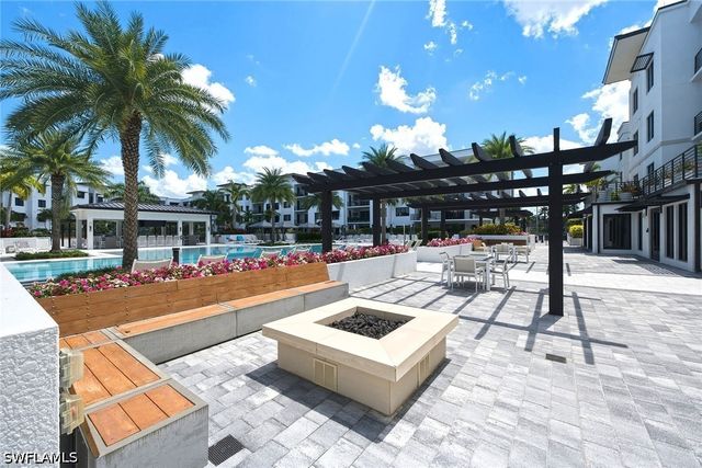 1111 CENTRAL AVE 205, Naples, FL 34102