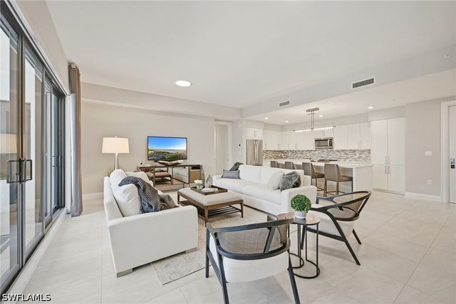 1111 CENTRAL AVE 205, Naples, FL 34102