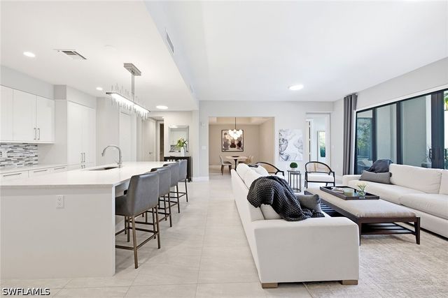 1111 CENTRAL AVE 205, Naples, FL 34102