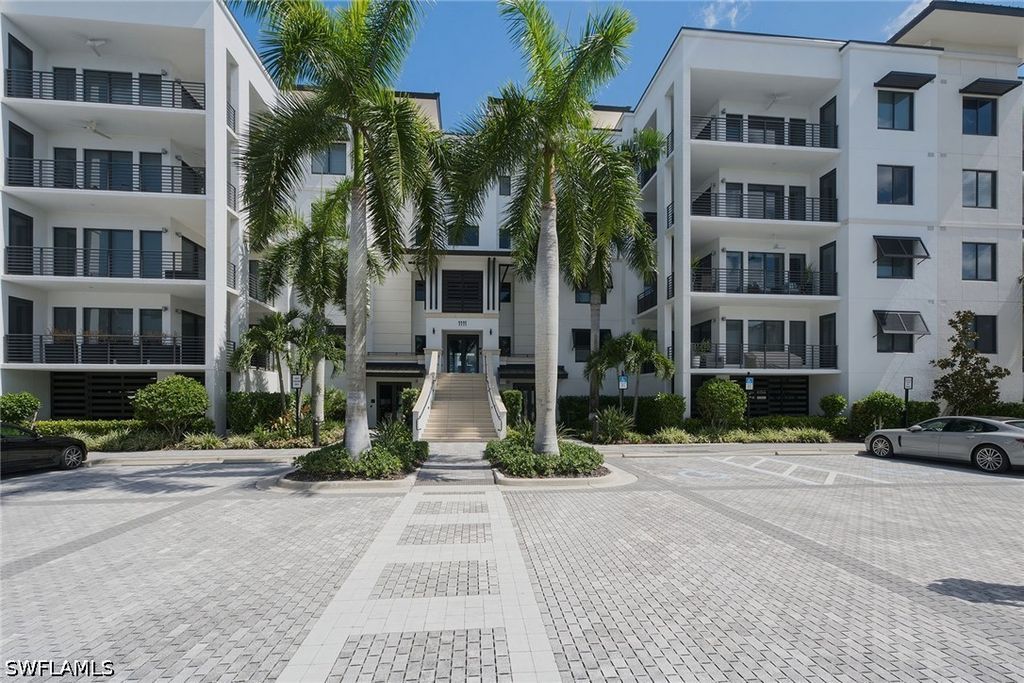 1111 CENTRAL AVE 205, Naples, FL 34102