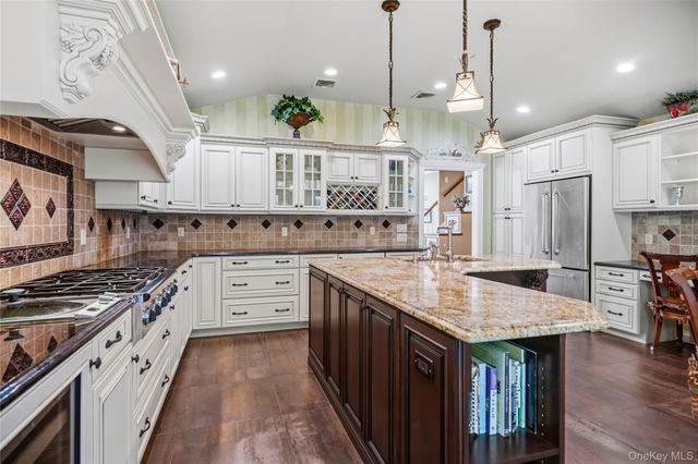 3305 Beltagh Avenue, Wantagh, NY 11793