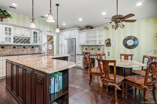 3305 Beltagh Avenue, Wantagh, NY 11793