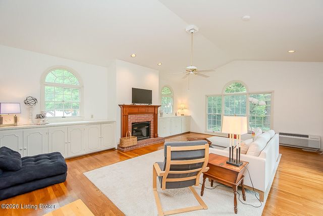 3414 Barbour Ln, Louisville, KY 40241