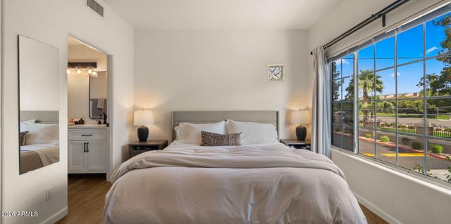 7936 E WILSHIRE Drive 203, Scottsdale, AZ 85257