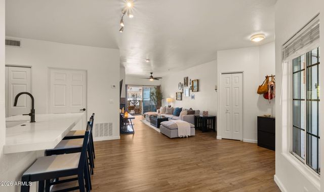 7936 E WILSHIRE Drive 203, Scottsdale, AZ 85257