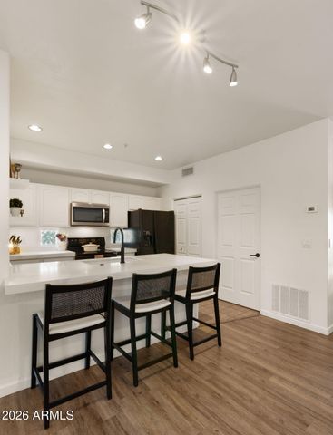 7936 E WILSHIRE Drive 203, Scottsdale, AZ 85257