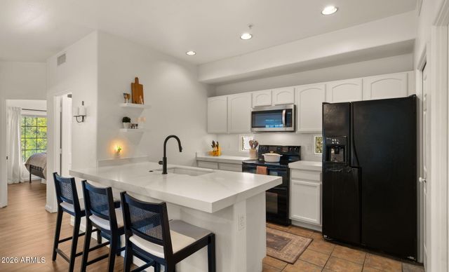 7936 E WILSHIRE Drive 203, Scottsdale, AZ 85257