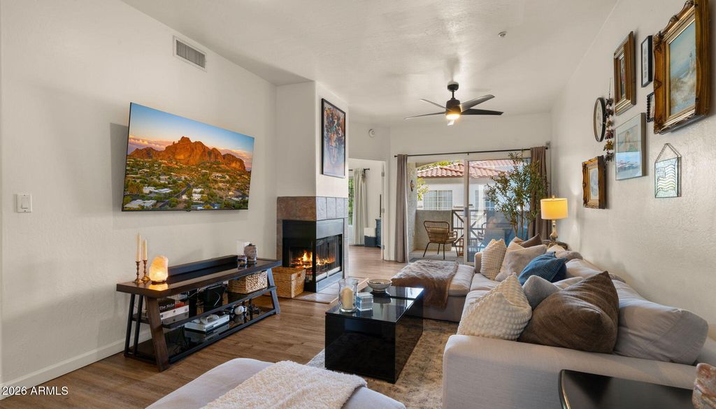 7936 E WILSHIRE Drive 203, Scottsdale, AZ 85257