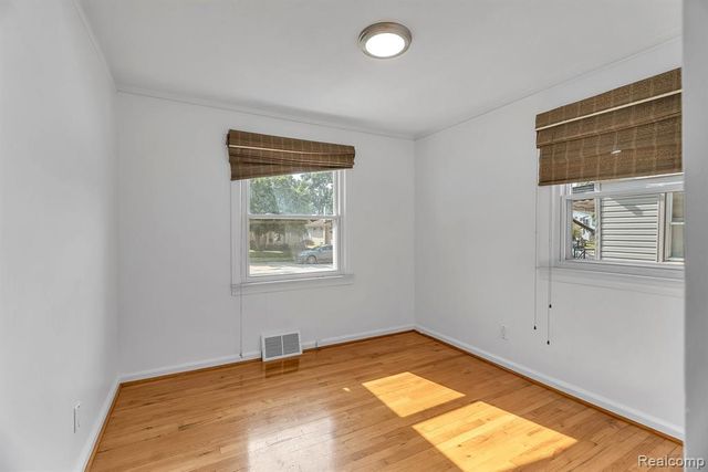 3831 Weddell Street, Dearborn, MI 48124