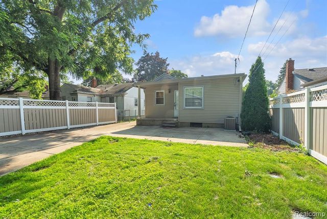 3831 Weddell Street, Dearborn, MI 48124