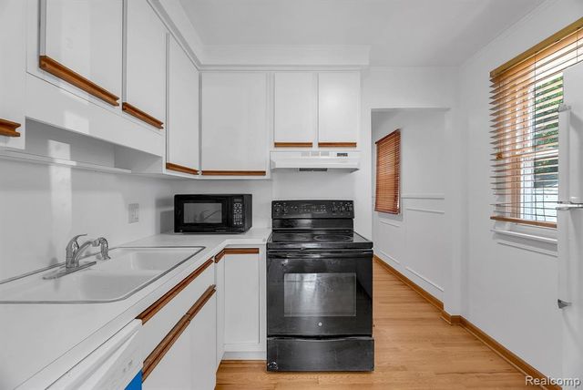 3831 Weddell Street, Dearborn, MI 48124