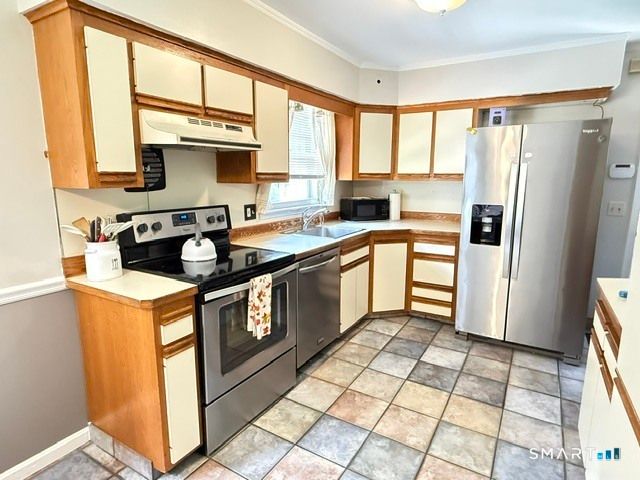 94 Milton Drive, Meriden, CT 06450