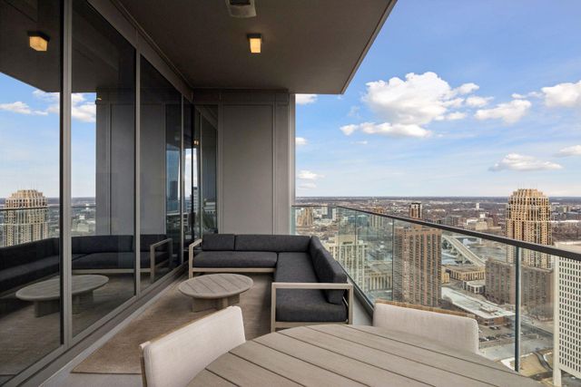 255 Hennepin Ave 3201, Minneapolis, MN 55408