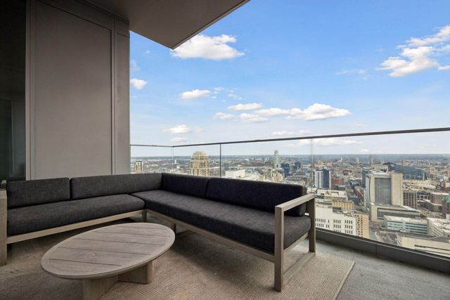 255 Hennepin Ave 3201, Minneapolis, MN 55408