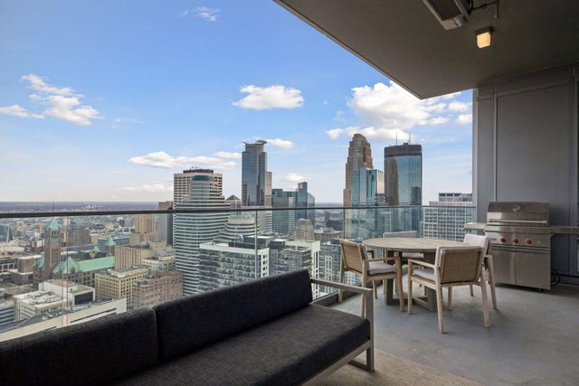 255 Hennepin Ave 3201, Minneapolis, MN 55408