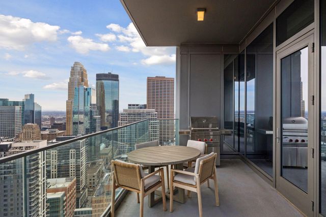 255 Hennepin Ave 3201, Minneapolis, MN 55408