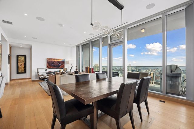 255 Hennepin Ave 3201, Minneapolis, MN 55408