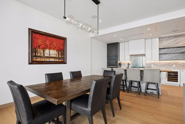 255 Hennepin Ave 3201, Minneapolis, MN 55408