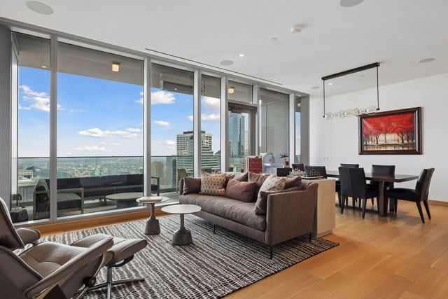 255 Hennepin Ave 3201, Minneapolis, MN 55408