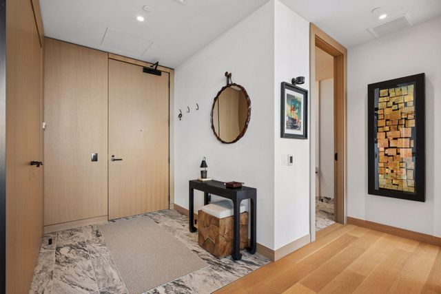 255 Hennepin Ave 3201, Minneapolis, MN 55408