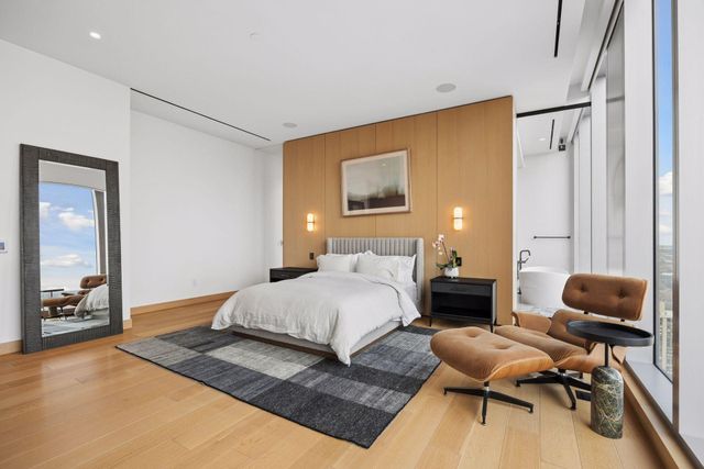 255 Hennepin Ave 3201, Minneapolis, MN 55408