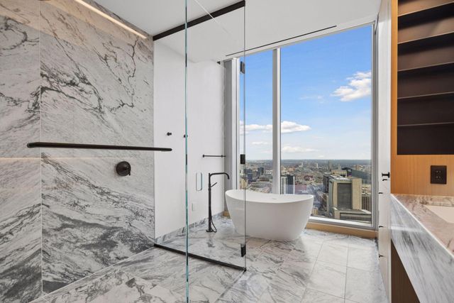 255 Hennepin Ave 3201, Minneapolis, MN 55408