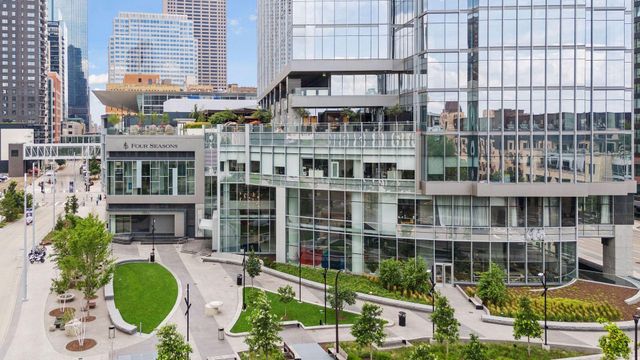 255 Hennepin Ave 3201, Minneapolis, MN 55408