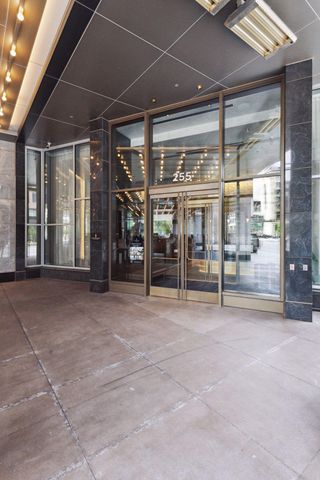 255 Hennepin Ave 3201, Minneapolis, MN 55408