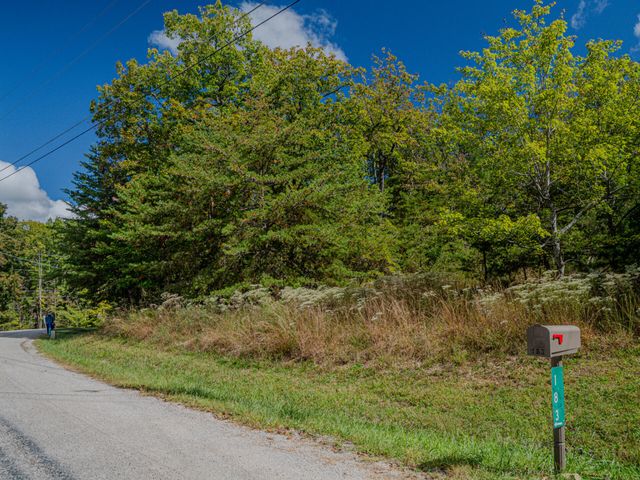 184 Trentwood Drive, Crossville, TN 38558