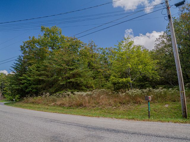 184 Trentwood Drive, Crossville, TN 38558