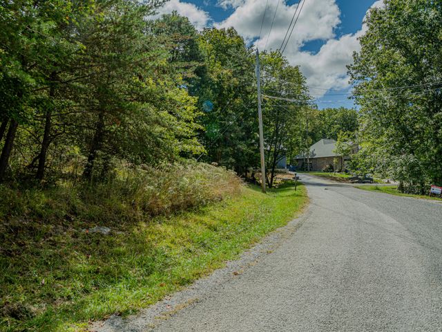 184 Trentwood Drive, Crossville, TN 38558