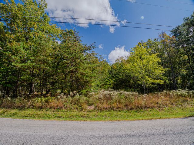 184 Trentwood Drive, Crossville, TN 38558