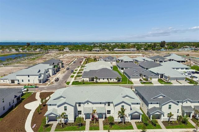 8119 SEAFLOWER PARKWAY, Bradenton, FL 34210