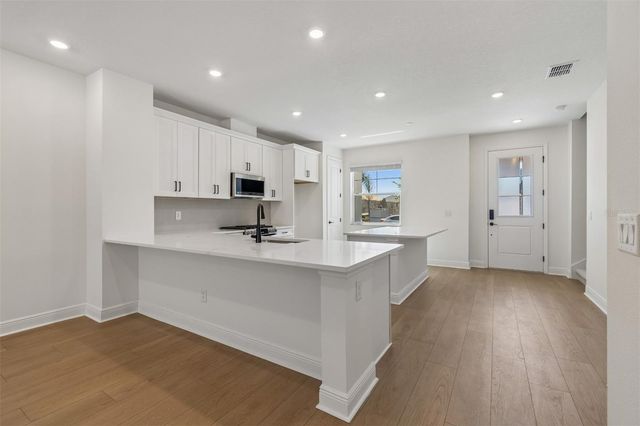 8119 SEAFLOWER PARKWAY, Bradenton, FL 34210