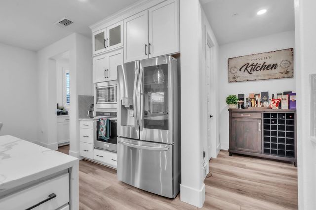 2751 Macabee Dr, Lathrop, CA 95330