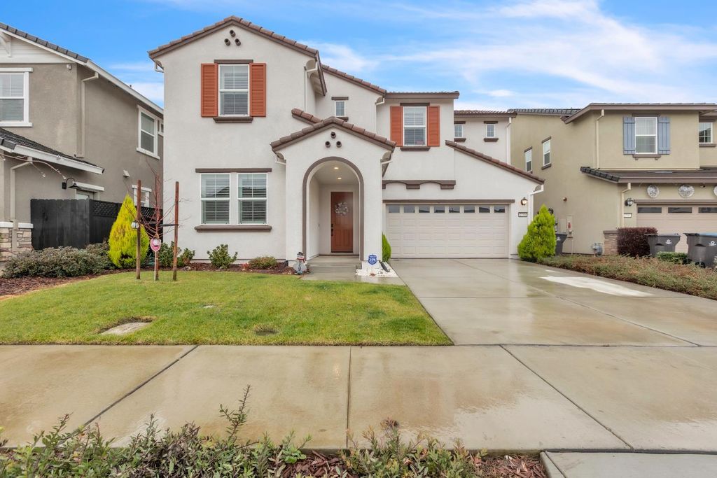 2751 Macabee Dr, Lathrop, CA 95330