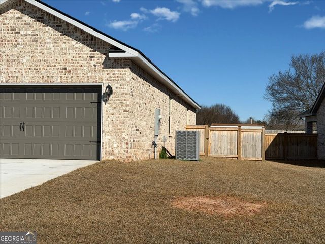 417 Otters Ridge Drive, Kathleen, GA 31047