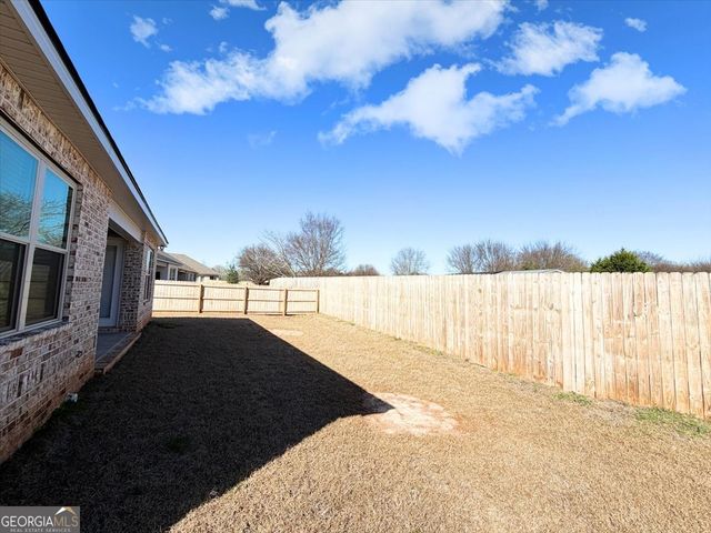 417 Otters Ridge Drive, Kathleen, GA 31047