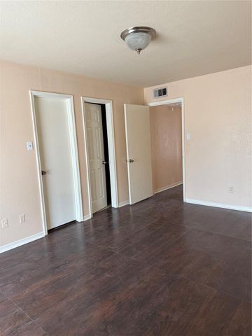 9350 Country Creek Drive 1, Houston, TX 77036