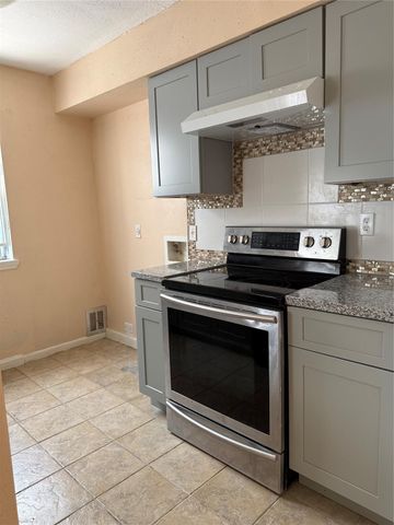 9350 Country Creek Drive 1, Houston, TX 77036