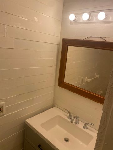 9350 Country Creek Drive 1, Houston, TX 77036