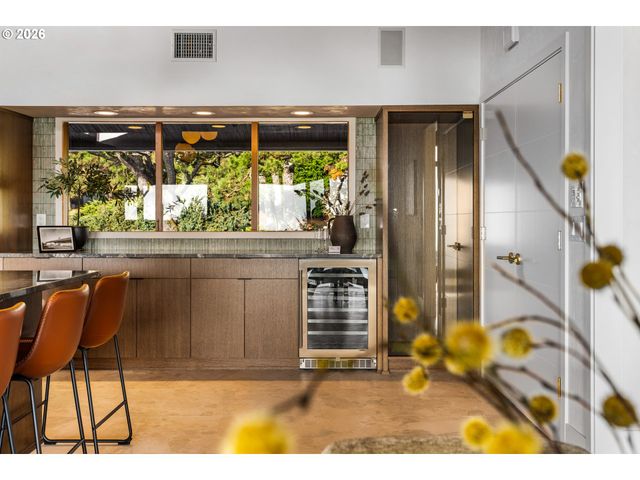 1209 Sw HESSLER Dr, Portland, OR 97239