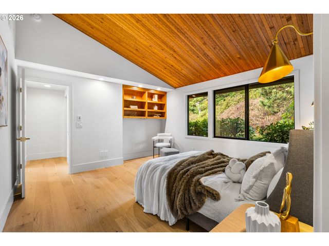 1209 Sw HESSLER Dr, Portland, OR 97239