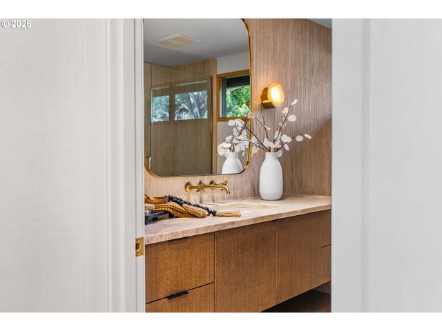 1209 Sw HESSLER Dr, Portland, OR 97239