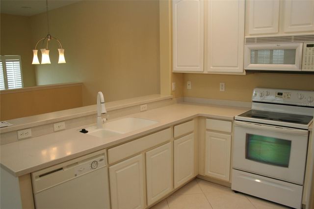 4125 VIA PIEDRA CIRCLE 9-202, Sarasota, FL 34233