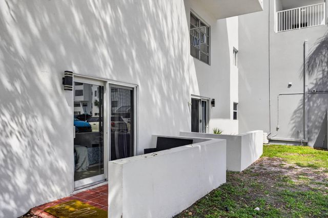 2840 NE 14th Street Causeway 109, Pompano Beach, FL 33062