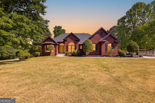 2015 Wood Valley Drive, Loganville, GA 30052