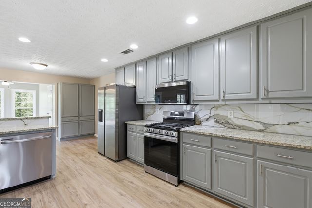 2015 Wood Valley Drive, Loganville, GA 30052